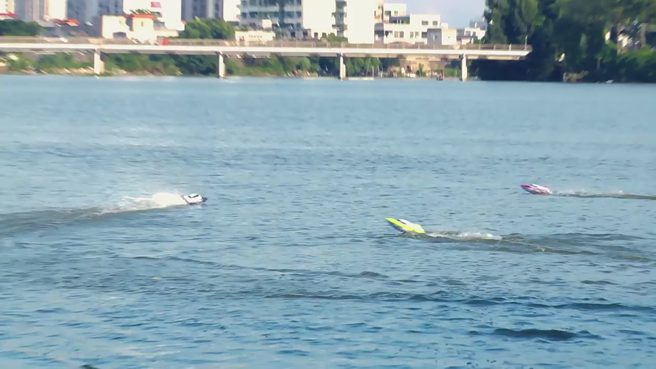 Bote plástico con tapa rosca y batería recargable